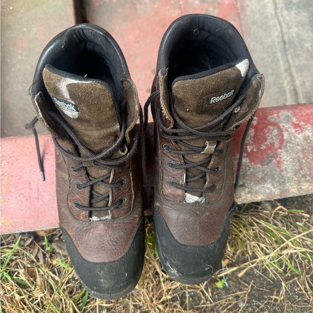 Size 10 Reebok work boots